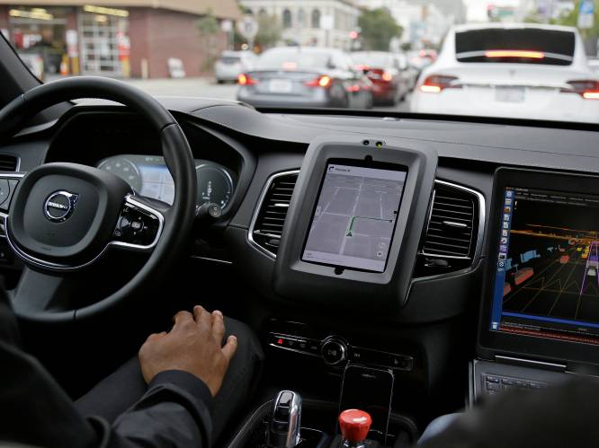 Uber stopt test zelfrijdende auto na ongeluk