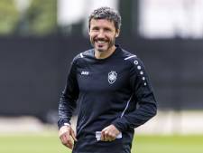 Van Bommel sprak met Overmars over exit bij Ajax: ‘Wil niet zeggen dat je nooit meer kan samenwerken’