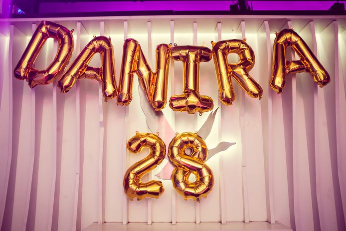Danira viert haar 28ste verjaardag.