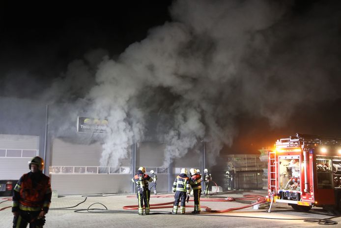 Brand bij een transportbedrijf in Oss.