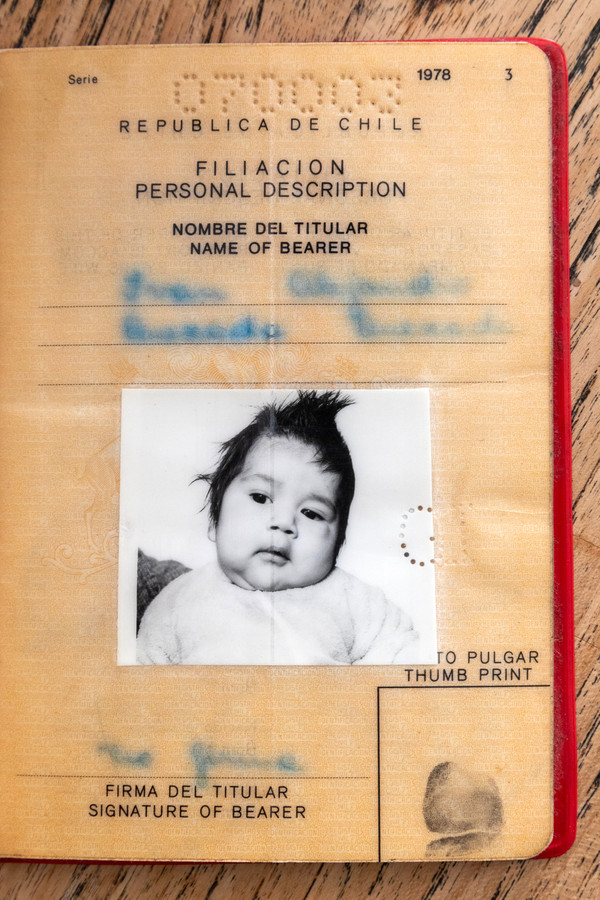 Het paspoort dat Quezada als kind meekreeg.