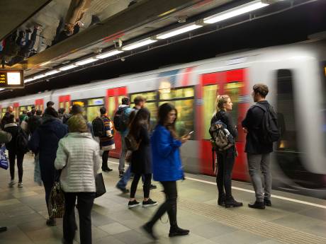 Storing RET verholpen: metro’s rijden weer, maar nog niet volgens schema