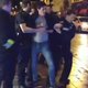 Bekijk hoe dronken Premier League-voetballer door politie wordt afgevoerd