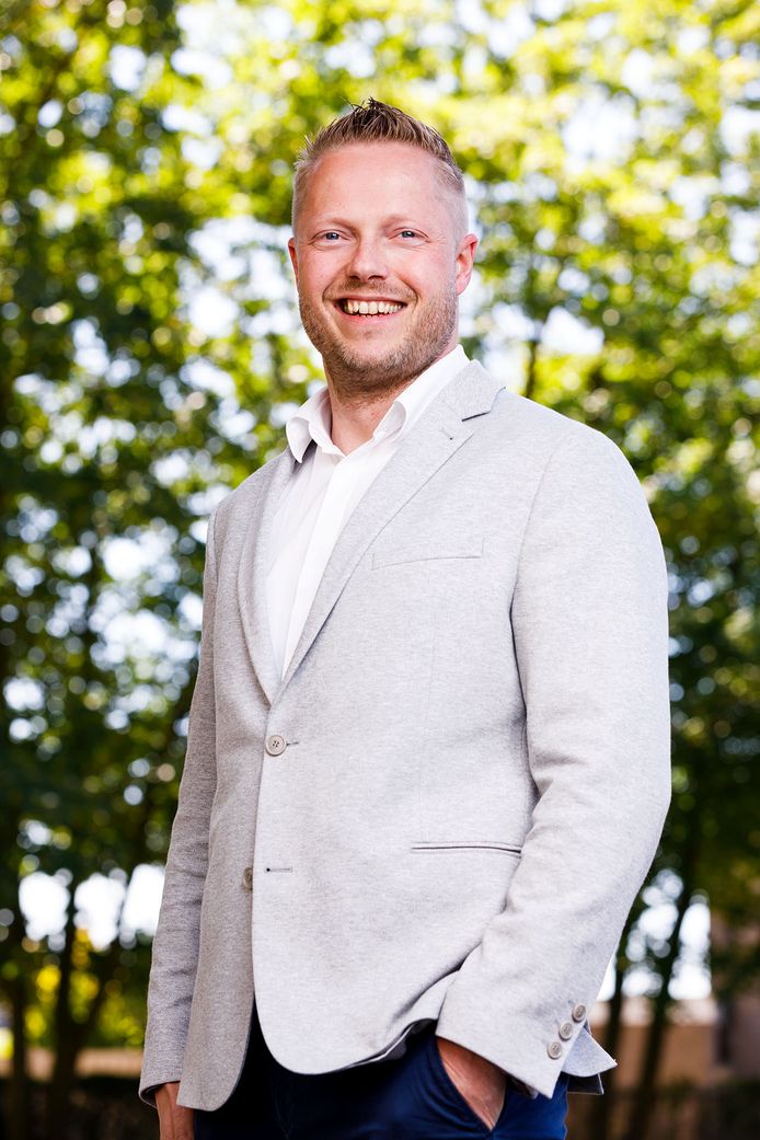 Directeur Helicon VMBO Bas Razenberg gaat ook Helicon MBO leiden | Den ...
