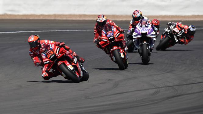 Ducati-coureur Bagnaia wint MotoGP op Silverstone, Bendsneyder pakt punten in Moto2