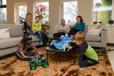 ‘Extra liefde voor kinderen, de ouders ontlast’: Via Buurtgezinnen helpen gezinnen elkaar