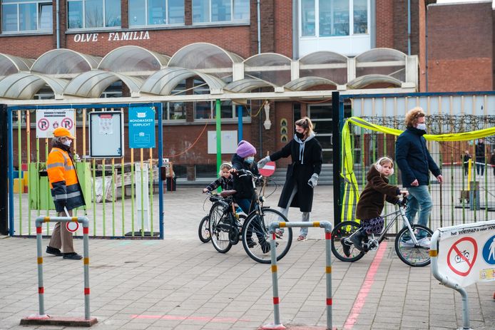 In basis- en kleuterschool Olfa Elsdonk in Edegem werden alle leerlingen maandag al getest.