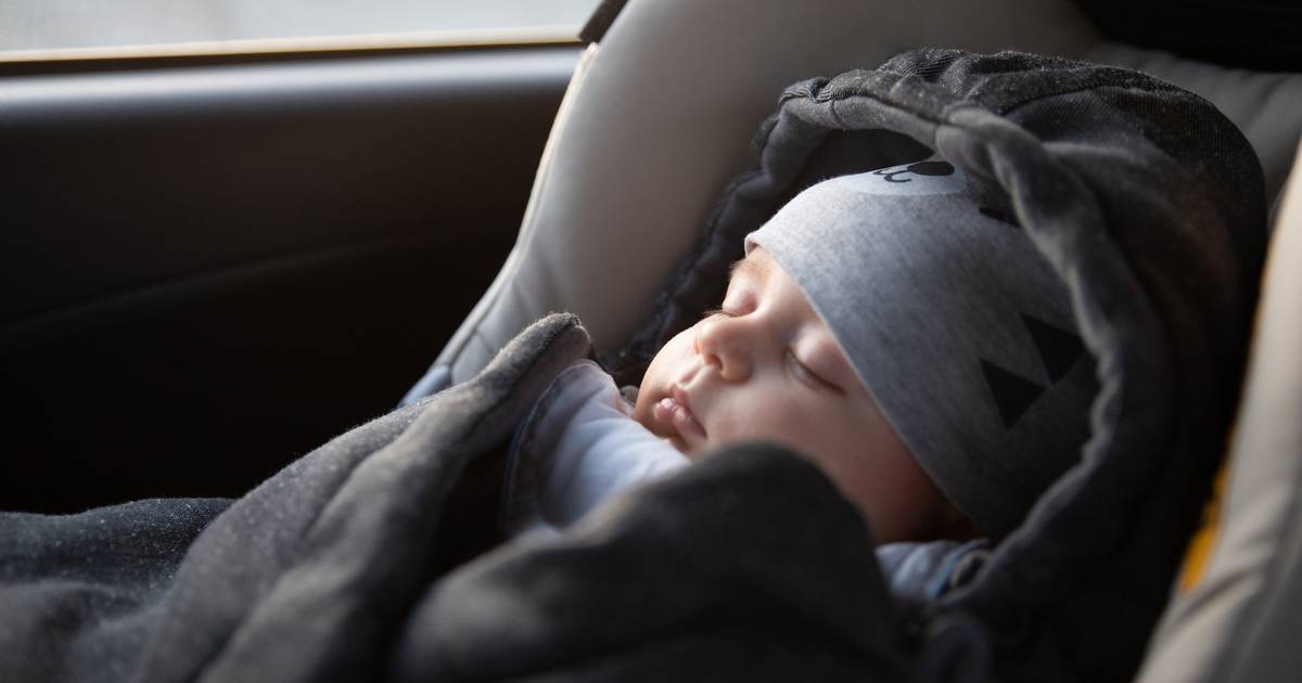 Ce siège-auto vous alerte si vous oubliez bébé dans la voiture ...