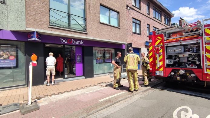 De brandweer aan de Beobank woensdagmiddag