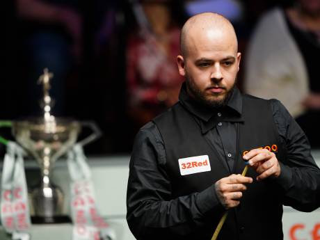 Un premier pas vers le titre: Luca Brecel mène après la première session de la finale du Mondial de snooker