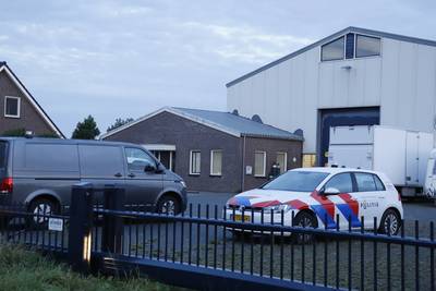 Politie valt tientallen locaties binnen in groot drugsonder­zoek, ook inval bij bedrijf in Oeffelt: 