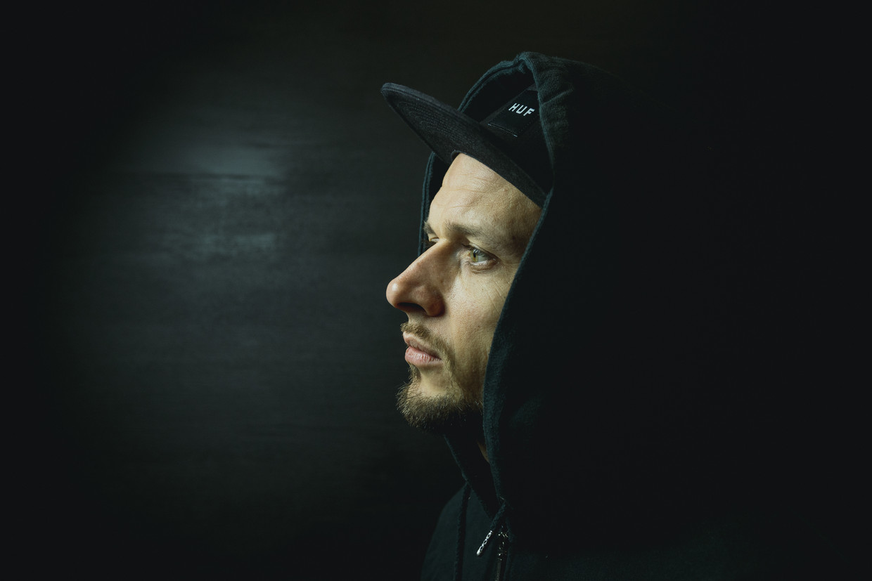 Chillow lanceert zijn eerste single 'Slapeloas'. Beeld CATHARSIS PRODUCTIONS WB / Lewis Premeh