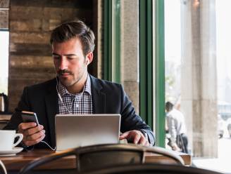 Mag je baas meelezen als je WhatsApp gebruikt op een werkcomputer? ICT-jurist zet de regels op een rij