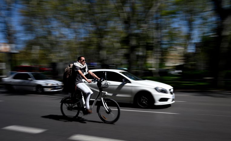 An election stunt that the mayor of Madrid is completely out of control: he loses hundreds of shared electric bikes