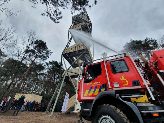 De nieuwe brandtoren op de Kalmthoutse Heide is officieel in gebruik genomen. Voor de brandwachters zal het veel comfortabeler werken zijn.