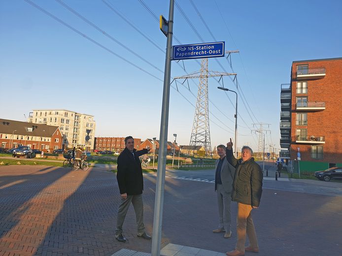 Een nieuwe naam voor het station op de grens van de gemeenten Sliedrecht en Papendrecht.