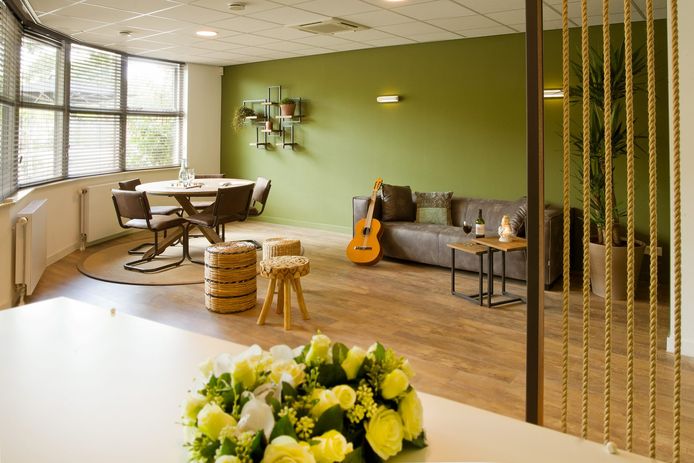 Een van de kleurrijke afscheidskamers in het Huis van Afscheid in Breda.