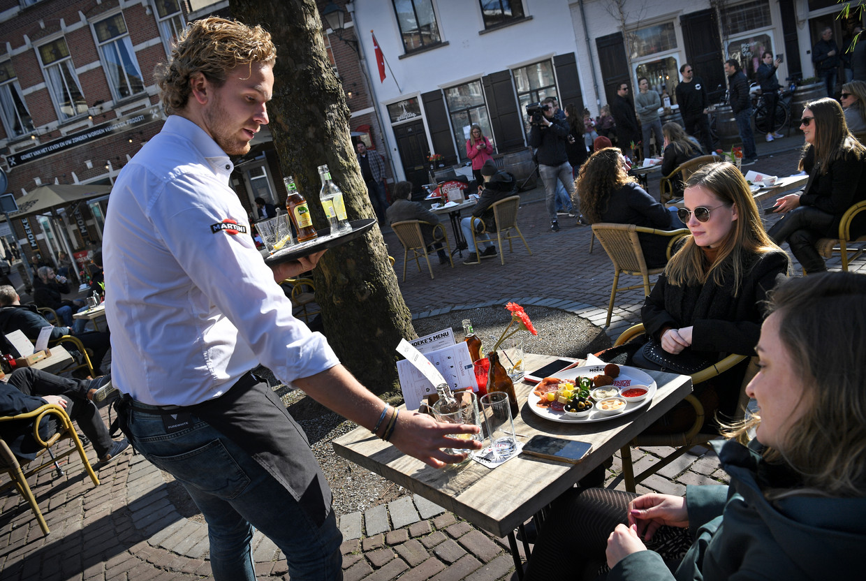 Protestactie in Breda tegen de lockdownregels voor de horeca. Beeld Marcel van den Bergh / de Volkskrant