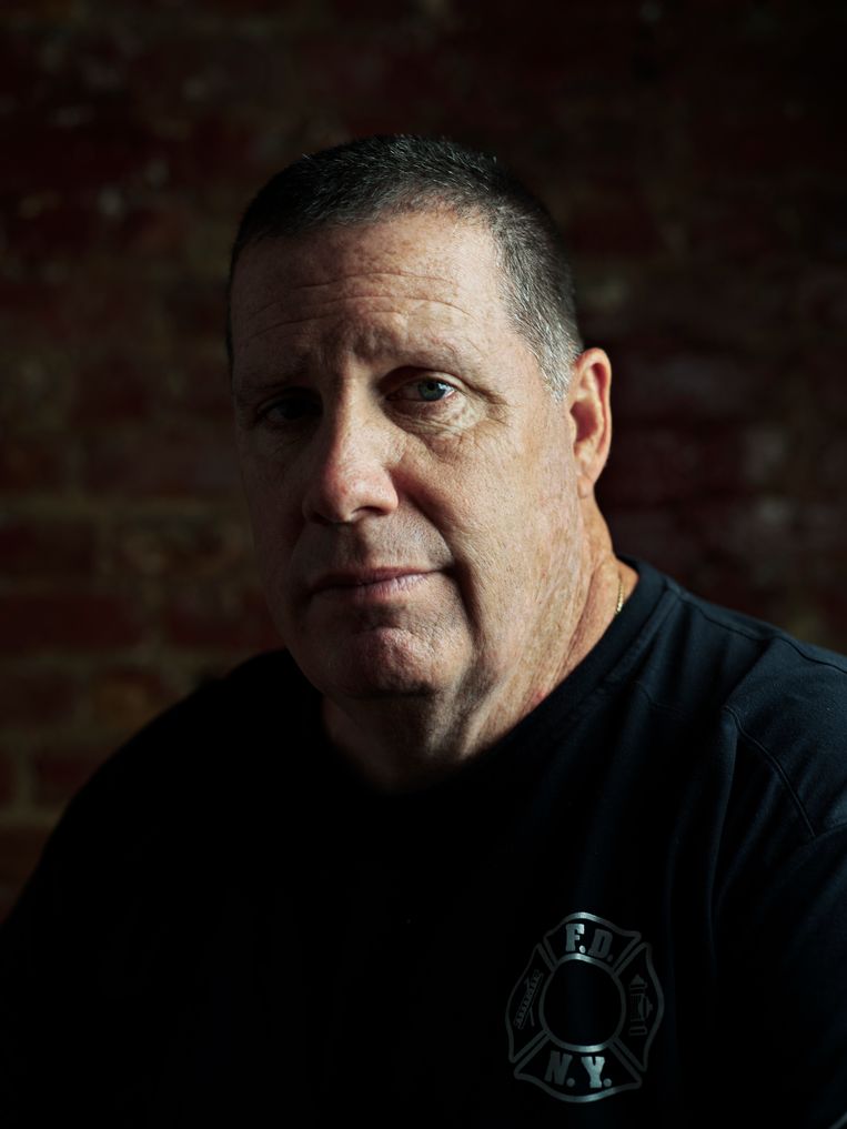 Brandweerman Ken Butler: ‘Die dag werd ik een brandweerman. Een echte. Mijn rol in het leven was helder. Ik ben blij dat ik erbij mocht zijn.’ Beeld Bart Heynen