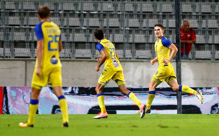 Vidar Kjartansson scoorde op assist van Davidzada de enige goal in Oostenrijk. Beeld reuters
