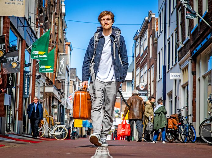Bob Rekelhof in de straten van Dordrecht.