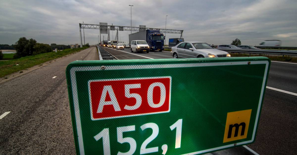 A50 tussen Zwolle en Apeldoorn weer open na afsluiting door ongeval.