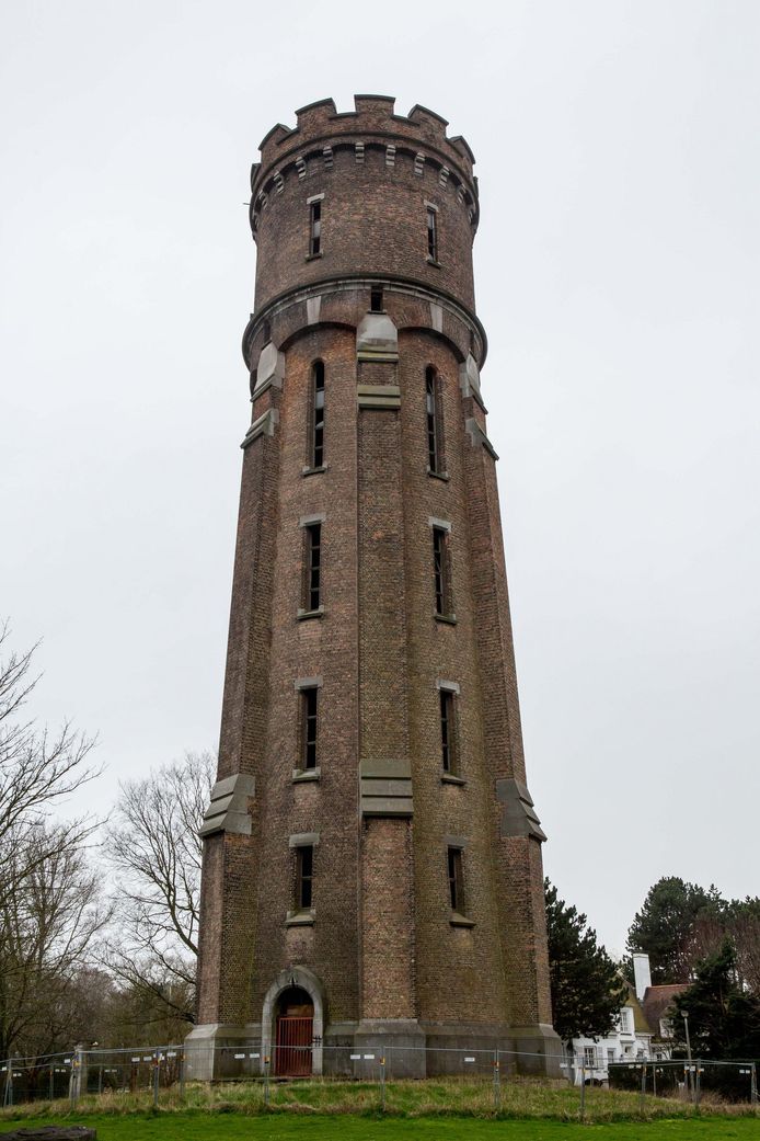 Deze watertoren wordt eind dit jaar omgebouwd tot klimtoren.