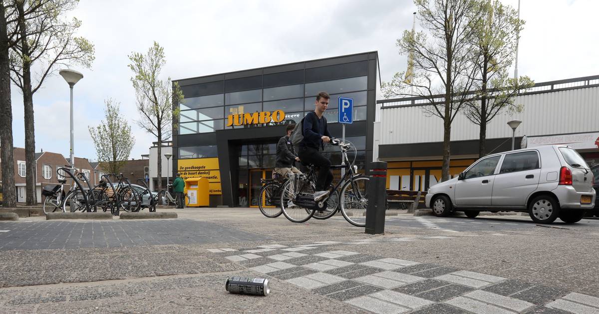 Mew Mew hotel steeg Gemengde reacties op opknapbeurt Biarritzplein in Eindhoven | Eindhoven |  ed.nl