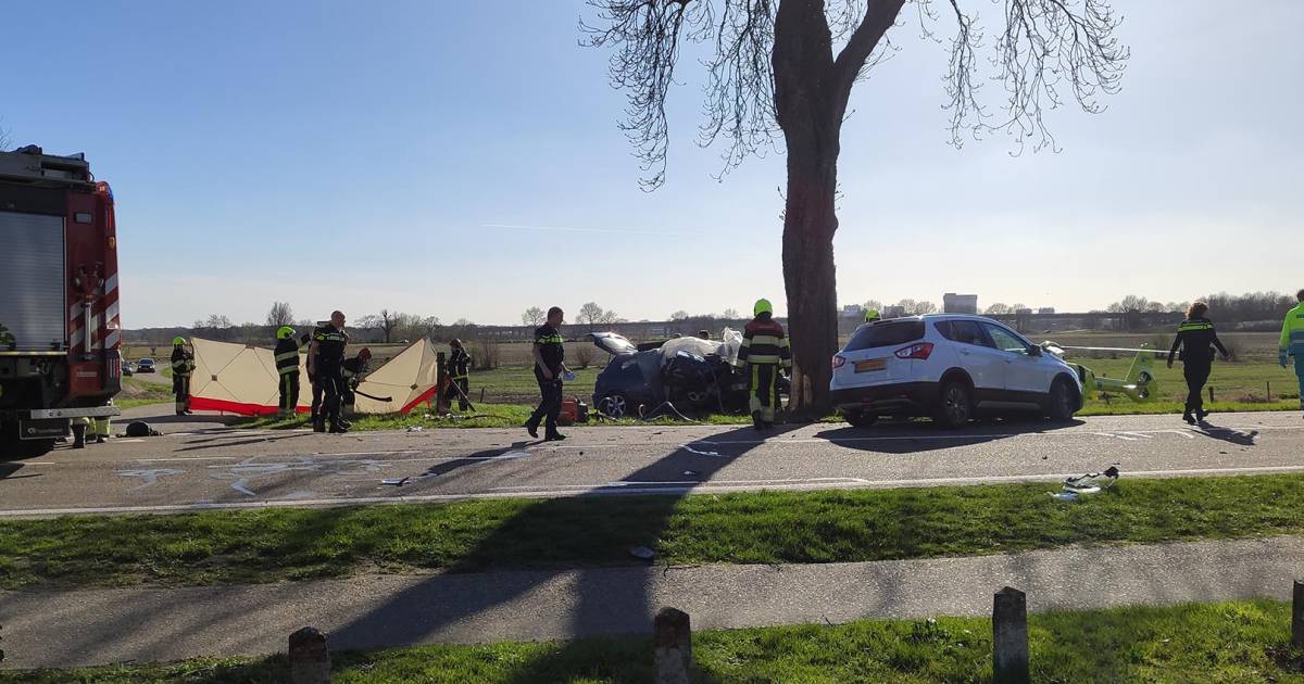 Drie doden door aanrijding bij Limburg: andere bestuurster aangehouden.