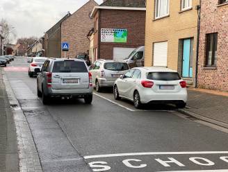 Gemeente overweegt parkeerverbod in (bovenste deel) Bosstraat: "Noodzakelijk voor betere doorstroming”