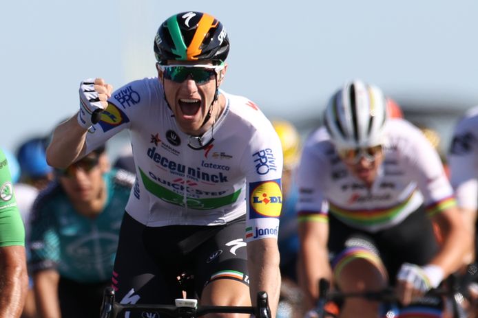 Sam Bennett won voor het eerst in z'n carrière een rit in de Tour, eerder won hij ook al ritten in de Giro en de Vuelta.