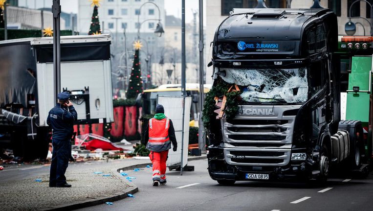Eind vorig jaar reed Anis Amri met een vrachtwagen in op een groep mensen op een kerstmarkt in Berlijn Beeld anp