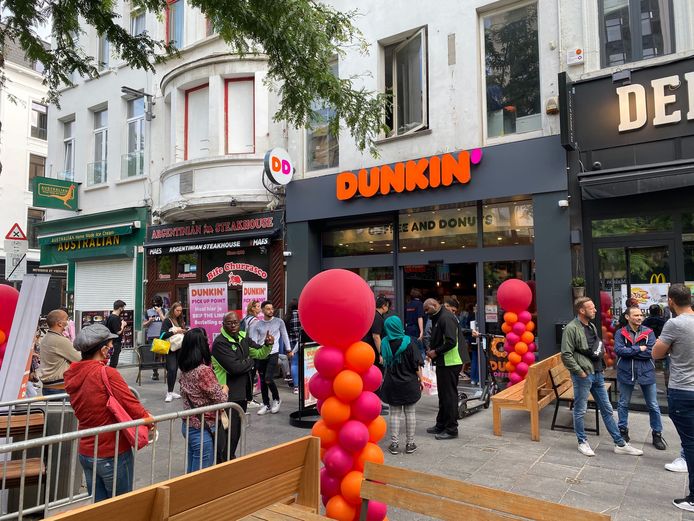 Opening Dunkin' Donuts in Antwerpen.