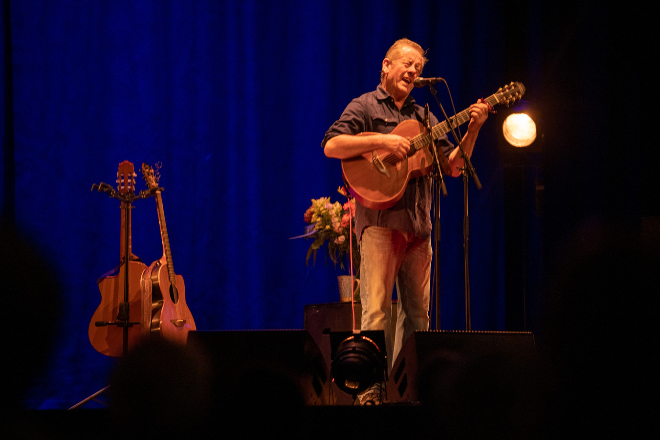Luka Bloom viert 30 jaar album 'Riverside’ in De Warande Foto hln.be