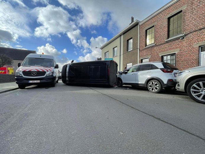 Het ongeval zorgde voor heel wat schade.