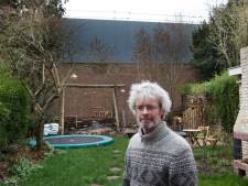 Erik-Jan kijkt plots tegen een grijze muur van 8 meter aan: ‘Wisten helemaal niet dat die loods zou komen’