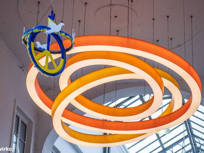 Kunstige fietswielen in de Pieter Van Aelst-winkelgalerij: “’Recycling’ is hot en ‘cycling’ is aan opmars bezig”
