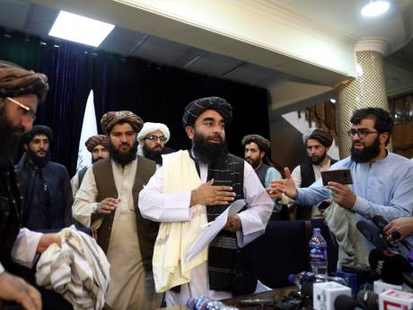 Eerste smetten op pr-offensief ‘gematigde’ taliban