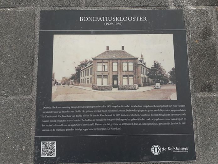 Een foto van het Bonifatiusklooster in Kaatsheuvel, vlakbij het huidige Chalet Fontaine