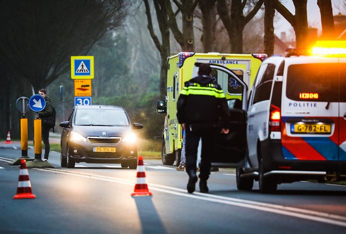 De Trambaan in Strijen is deels afgesloten vanwege een ongeluk.