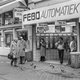 1992: trambestuurder stopt bij de Febo