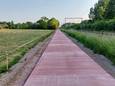 De missing link van de fietsostrade F14 Antwerpen-Roosendaal tussen Kapellen en Ekeren is weggewerkt. Het beton moet wel nog vier weken uitharden