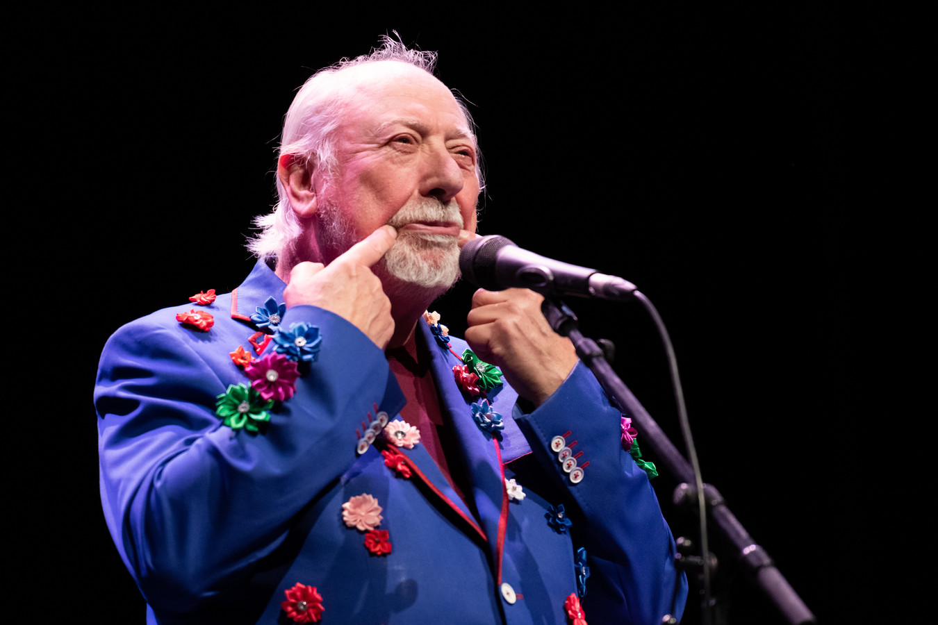 Urbanus trekt nog altijd volle zalen: ‘Hier krijg ik altijd een staande ...