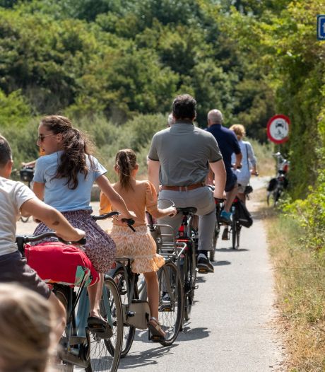 Inwoners Zoutelande willen woonplicht en veilige fietsroute voor scholieren 
