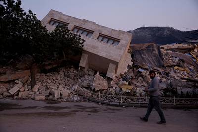 Meer dan 32 miljard euro materiële schade in Turkije, beelden tonen nieuwe instortingen bij naschokken