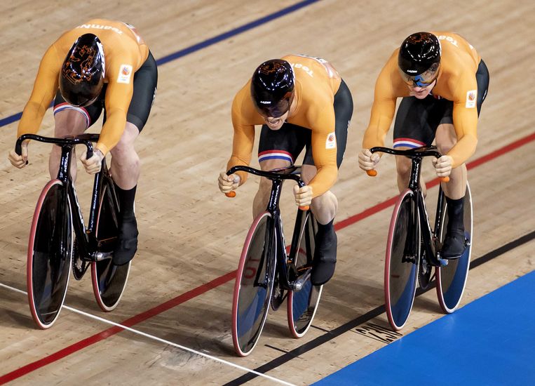 Baanwielrenners winnen goud in teamsprint met derde ...