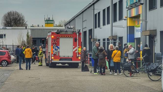 Kringloopwinkel in centrum Amersfoort kort ontruimd na vermeende gaslucht: blijkt vals alarm te zijn