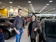 Max (links) en Gertie Coppes hebben hun autobedrijf in Bergharen verkocht. Het familiebedrijf was 61 jaar een begrip in Maas en Waal.
