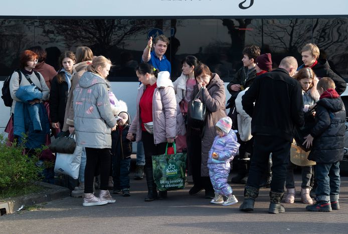 In Beesd kwam vorige week dinsdag een bus vol vluchtelingen aan.