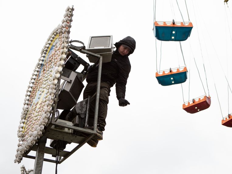 Twee mensen zaten ‘klein uur’ vast in zweefmolen op kermis Westerpark